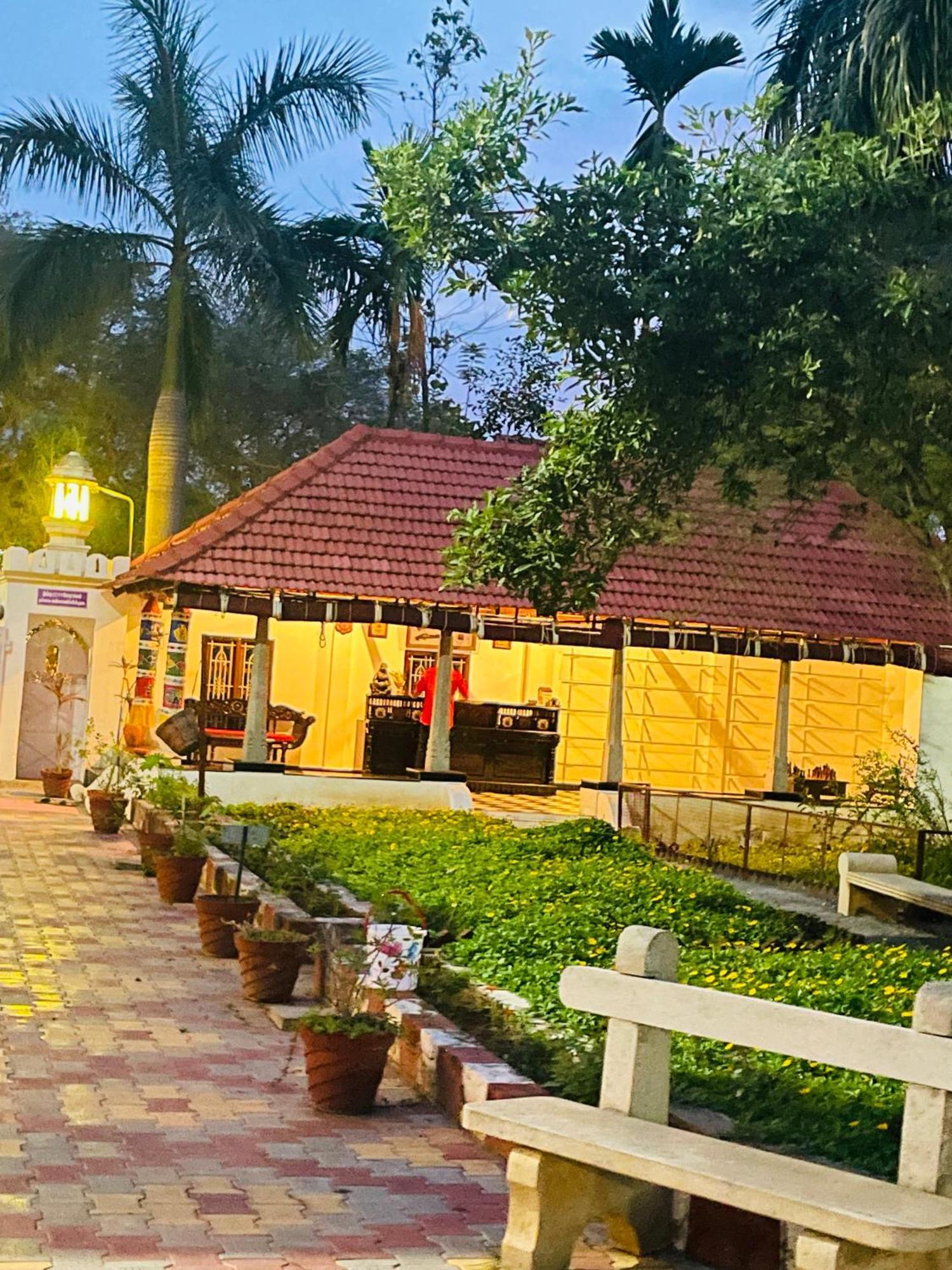 Chola Heritage Resort Kāraikkudi Buitenkant foto